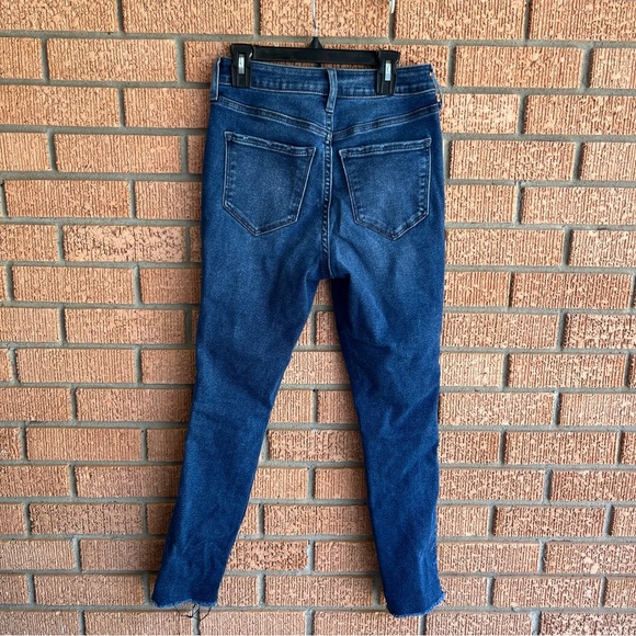 Old Navy Extra High Rise Rockstar Skinny Keans - Picture 3 of 4